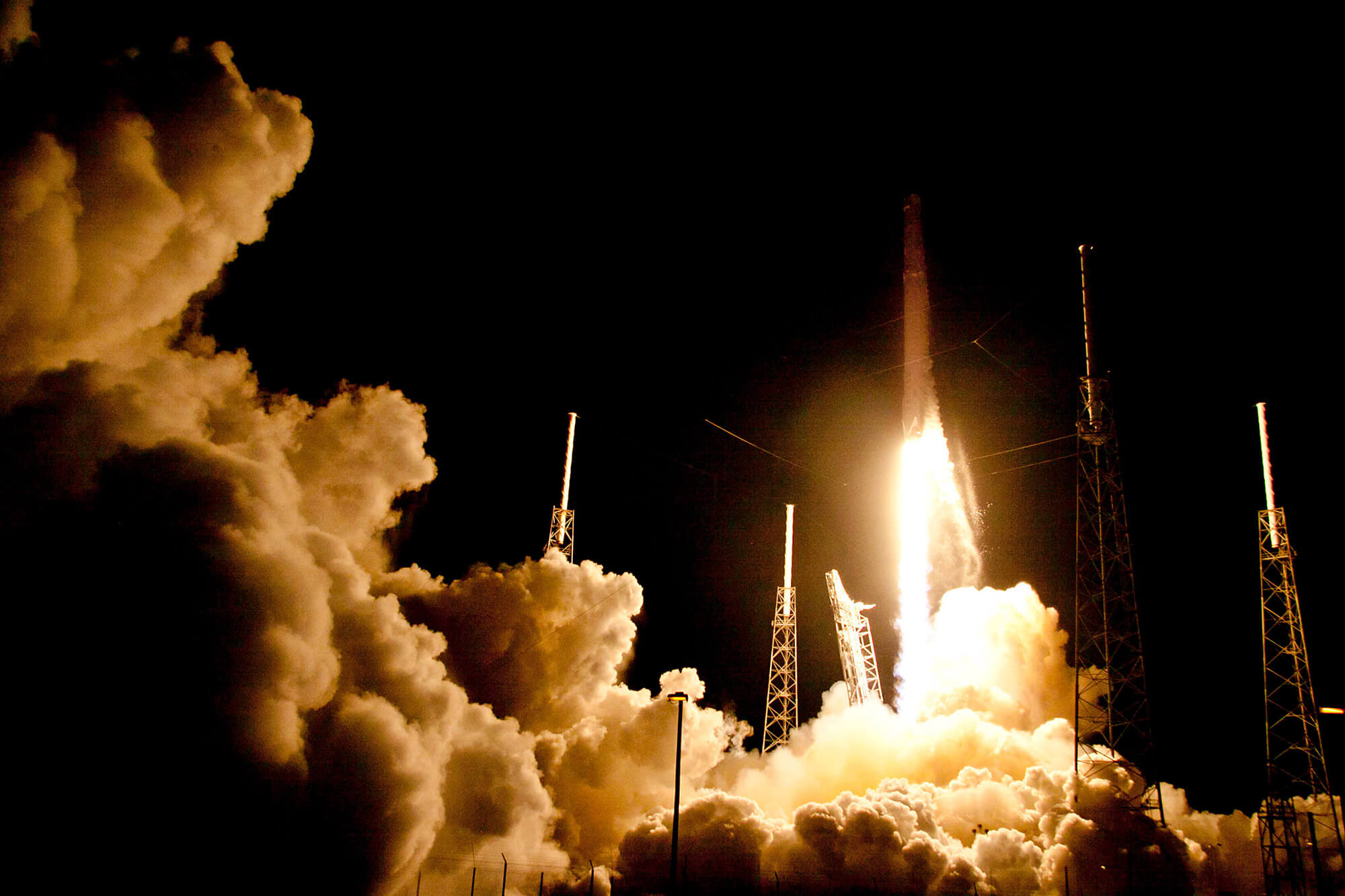 Image of SpaceX Falcon 9 launching from Florida