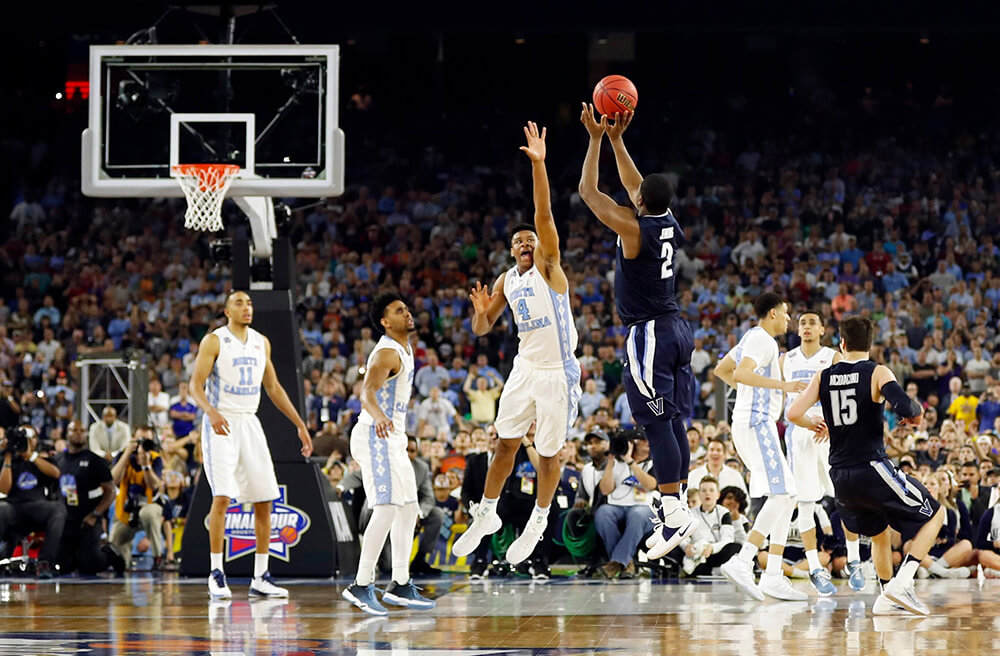 Kris Jenkins from Villanova makes the shot