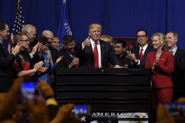 The President Visits the Snap-on Tool Factory