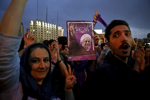 Supporters Pour Out in the Thousands to Celebrate in Tehran