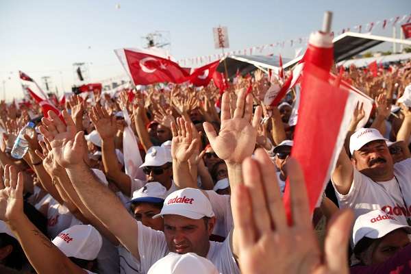 Hundreds of Thousands Participate in the March